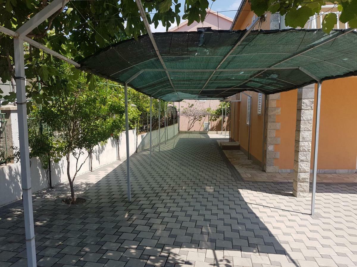 Apartments Alma Orebic Exterior photo